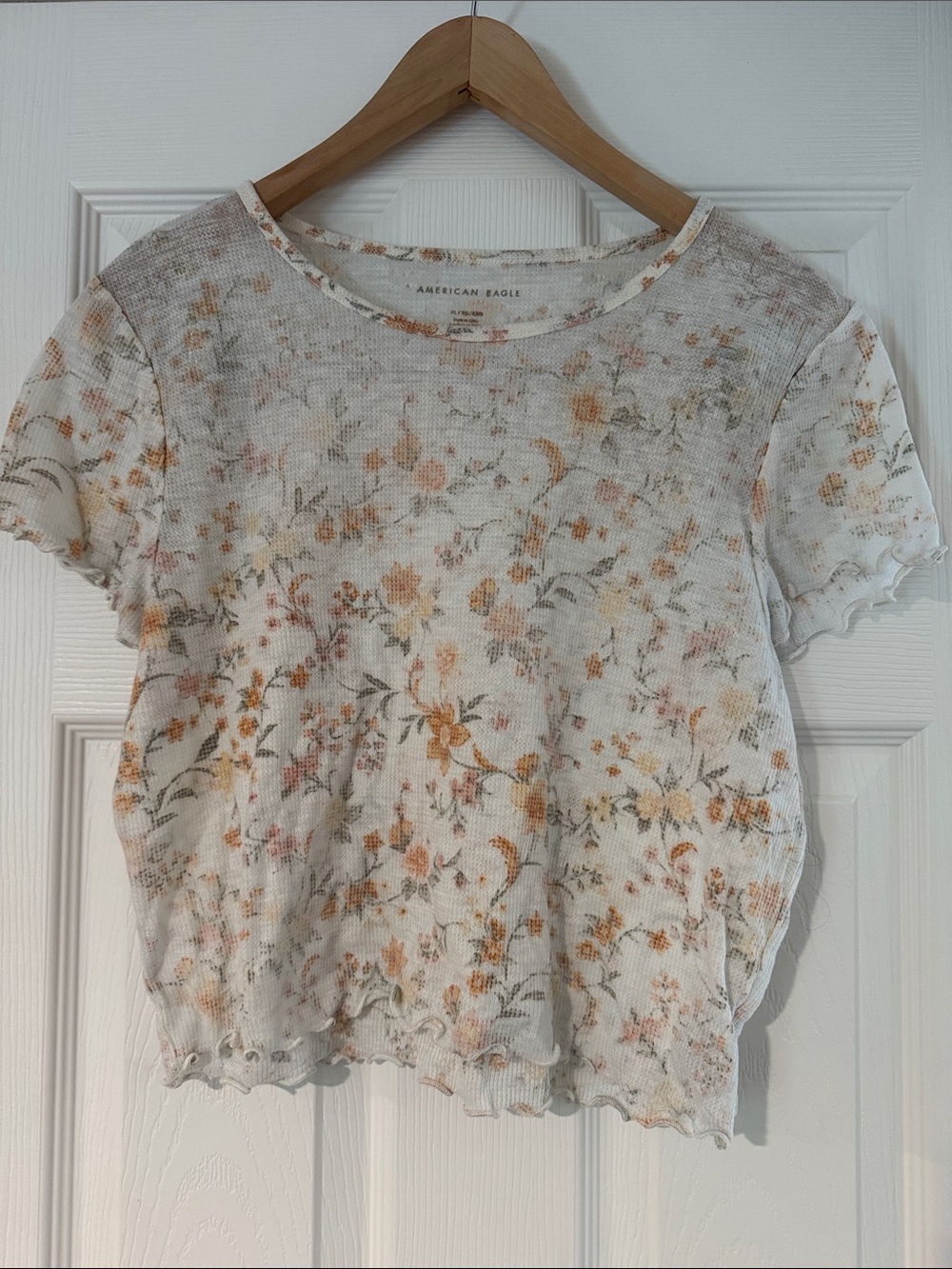 American Eagle Outfitters White Floral Short Sleeve Ruffle-Hem Top